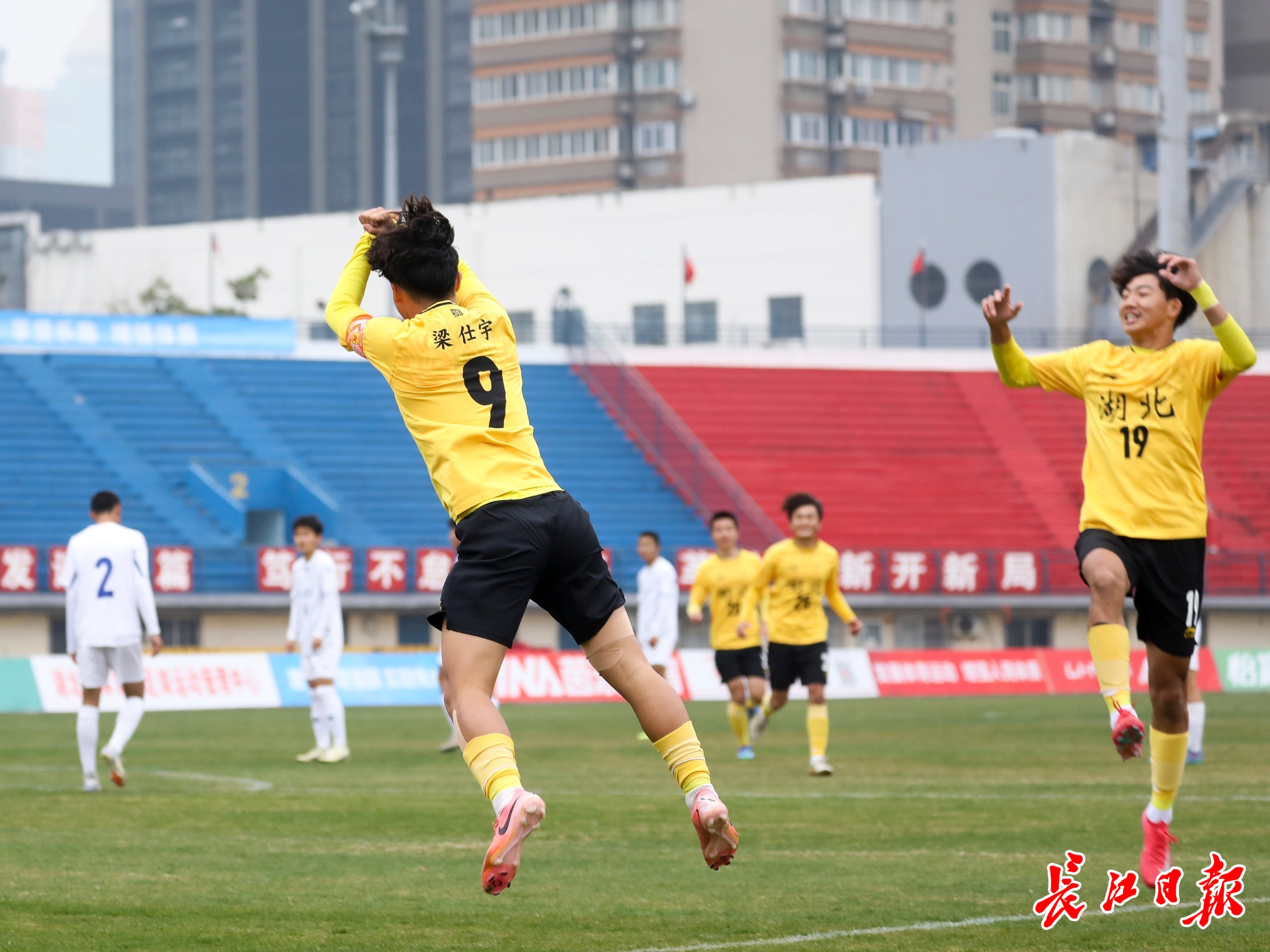 湖南男篮策略明智，成功反击湖北队