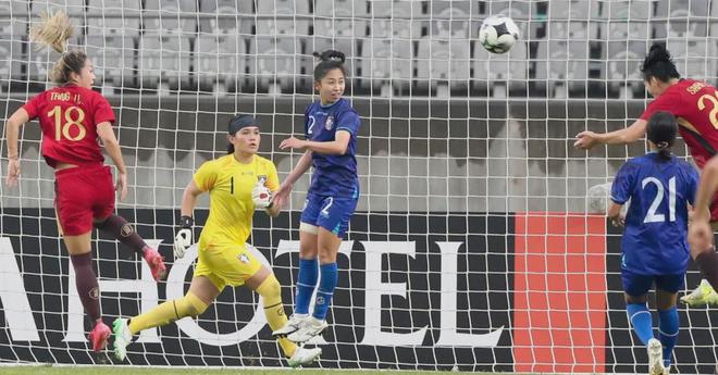 包含日本女足豪取连胜，力夺冠军！的词条