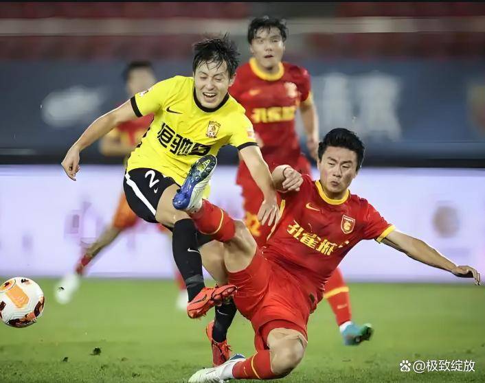 上海球队备战下一轮比赛，全队奋力冲刺